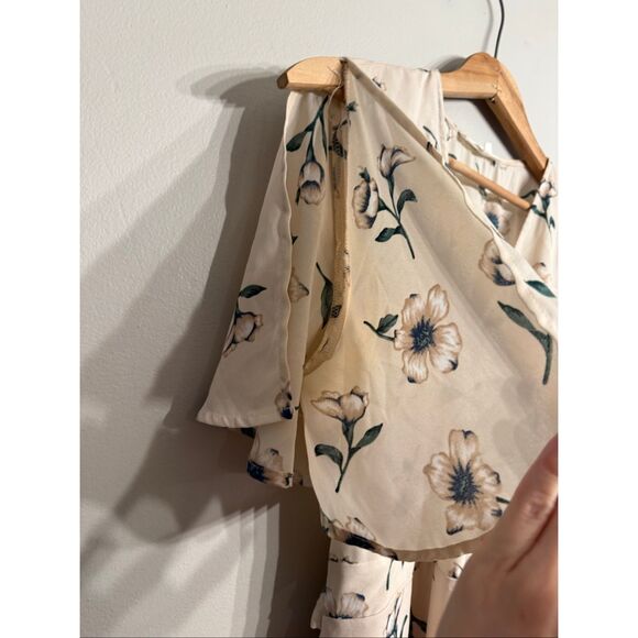 Lydelle Cream Blue Floral V-Neck Short Flared Sleeve Wrap Midi Dress Size Medium - Picture 5 of 5